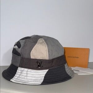 Louis Vuitton DENIM Monogram portrait Bucket Hat in Gray and Black medium